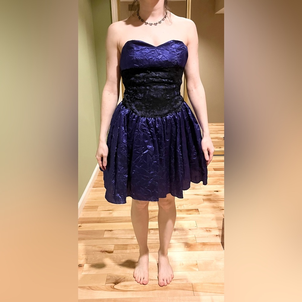 Vintage Elegant Purple and Black Strapless Dress